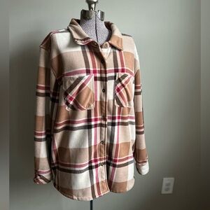 Realtree shacket fleece and sherpa lined Plaid Button-Up camo trim outdoorsy